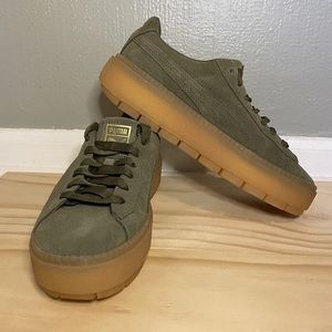 Puma Platform Trace Sneaker Women’s Size 8 Suede Olive Green Lace up Shoes